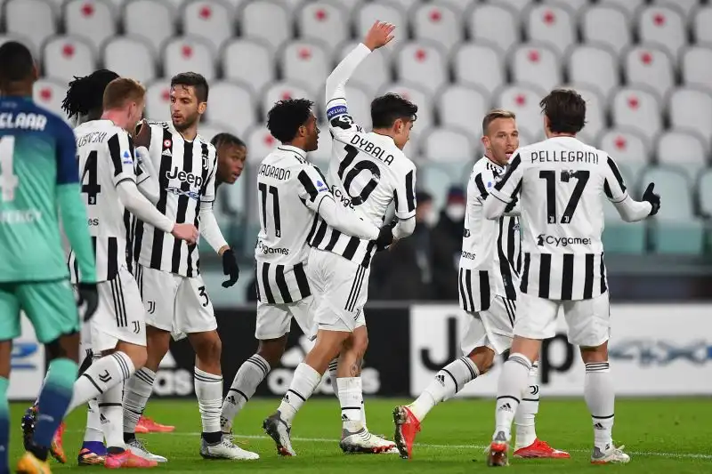 La Juventus di Allegri batte per 2-0 l'Udinese grazie a Dybala e McKennie e sale momentaneamente al quarto posto in classifica