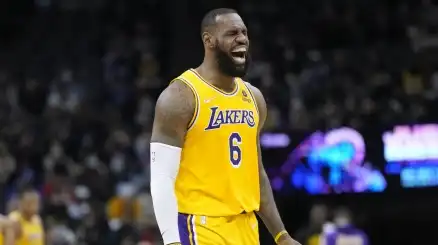 NBA: i Lakers di LeBron James umiliati da Denver