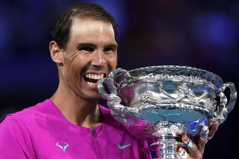 Il 30 gennaio 2022 Rafa Nadal divenne il primo tennista nella storia ad aver vinto 21 titoli del Grande Slam. Pochi mesi dopo vinse il suo 22esimo torneo al Roland Garros.