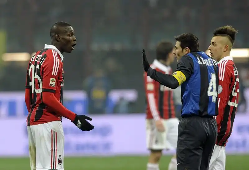 Nel 2010, mentre era sotto contratto con l'Inter, a Striscia la Notizia ha indossato la maglia del Milan. I tifosi nerazzurri non l'hanno presa bene