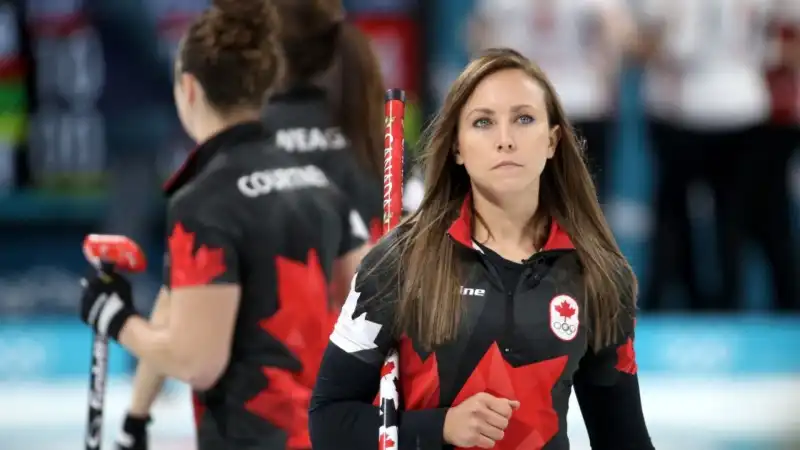 Rachel Homan, 32 anni, è lo skip (capitano) della Nazionale canadese di curling.