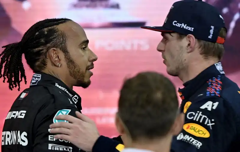 da Max Verstappen parole a sorpresa su Lewis Hamilton