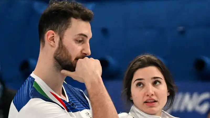 Stefania Constantini è una giocatrice di curling italiana.
