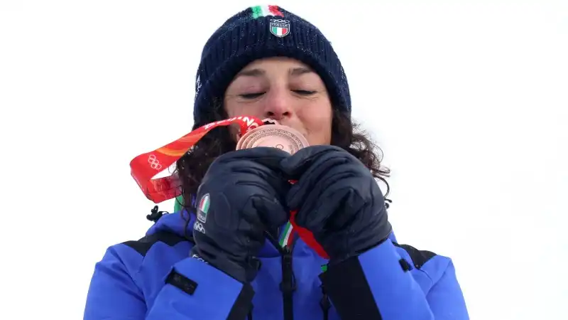 La sciatrice valdostana ha conquistato la medaglia di bronzo nella combinata femminile