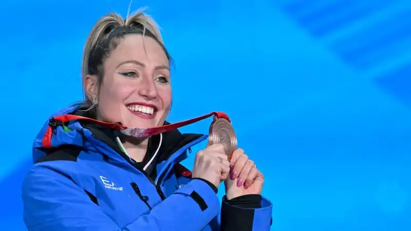 Francesca Lollobrigida ha aperto e chiuso le Olimpiadi con due medaglie da sogno. Promossa