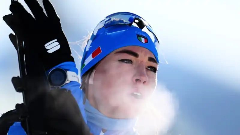 Dorothea Wierer gareggiato nella staffetta femminile di biathlon a Pechino 2022.