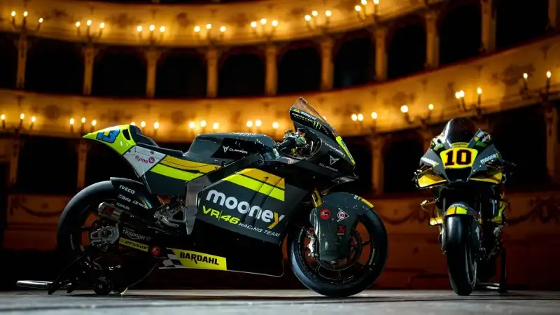 Le moto del team di Valentino Rossi sono state svelate al Teatro Rossini di Pesaro