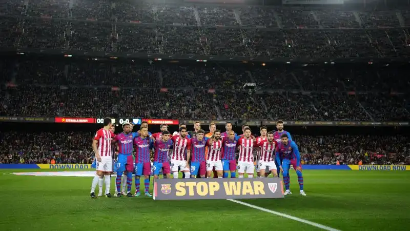 Messaggio importante anche dai calciatori di Barcellona e Athletic Bilbao