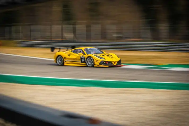 Buona parte dei bolidi in pista sono della categoria GT3. Foto di Cristian Lovati