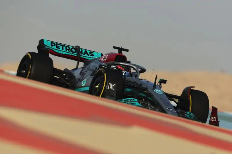 Nel primo giorno di test in F1 la Mercedes si è presentata con una macchina rivoluzionata