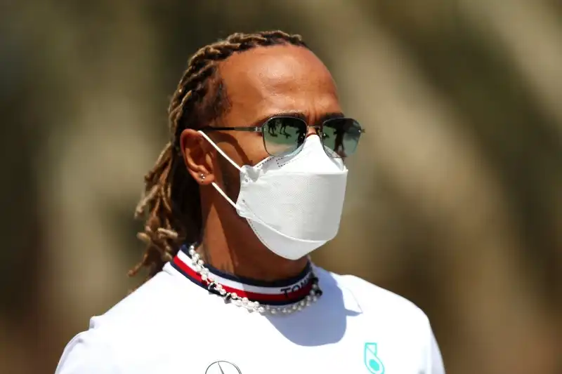 F1, Lewis Hamilton fa i complimenti alla FIA