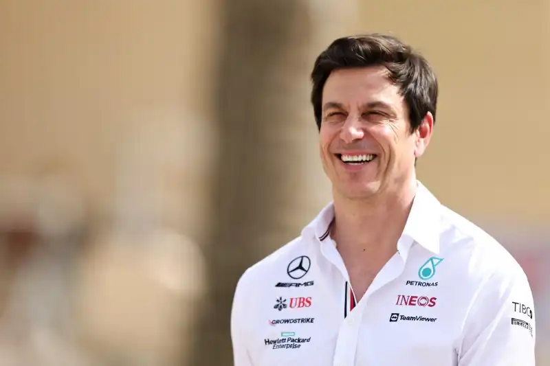 Formula 1, Toto Wolff snobba Charles Leclerc e la Ferrari