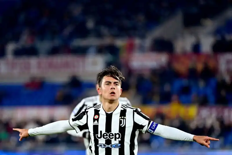 La Juventus sta valutando diversi profili per sostituire Dybala