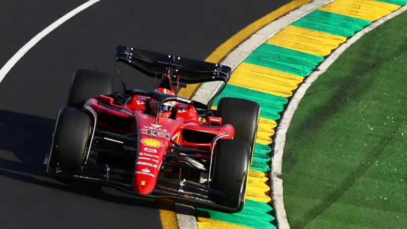 vittoria imperiale per Charles Leclerc, Max Verstappen si blocca