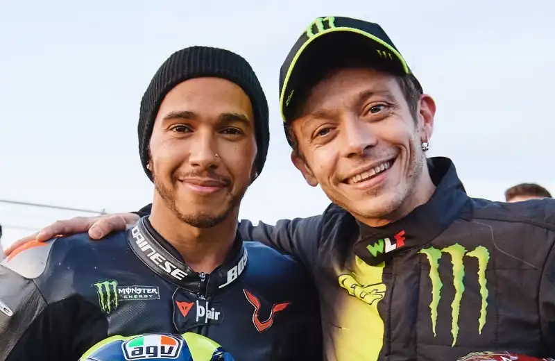 Valentino Rossi svela l’umore di Lewis Hamilton