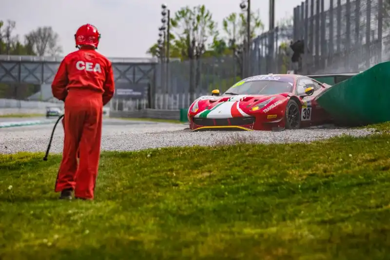 Non sono mancati colpi di scena, sin dalle prove libere, nel primo weekend del Campionato Italiano GT, in corso a Monza. Foto di Cristian Lovati