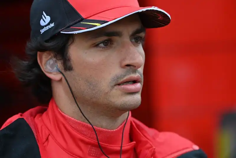 Ferrari, Jean Alesi sul disagio di Carlos Sainz: “Zona delicata”