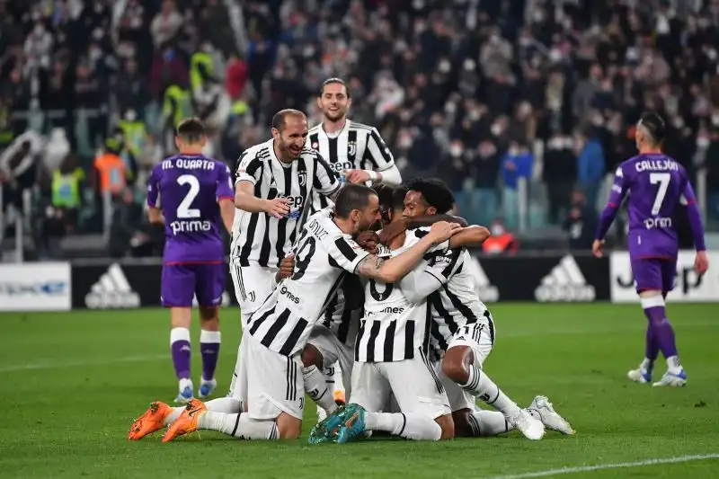 La Juventus batte 2-0 la Fiorentina e accede alla finale dell'Olimpico