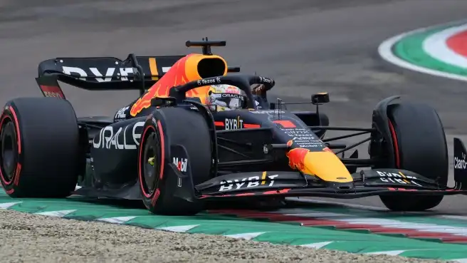 F1, Max Verstappen modifica in extremis la sua Red Bull