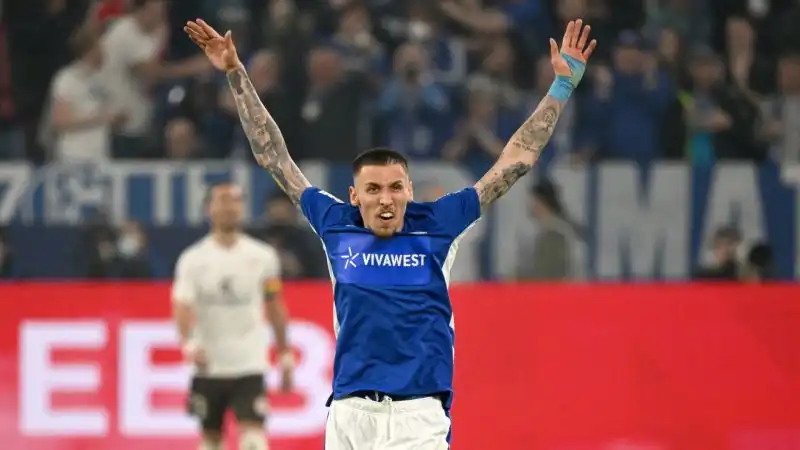 Con la vittoria di sabato sera contro il St. Pauli, lo Schalke 04 si è assicurato un posto in Bundesliga nella prossima stagione dopo un anno nella seconda serie