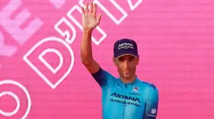 Giro d'Italia, Vincenzo Nibali commosso: 
