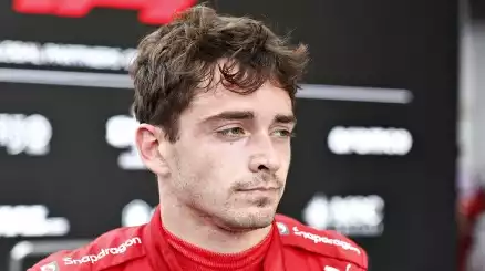 Charles Leclerc finisce a muro con la Ferrari di Niki Lauda a Monte Carlo