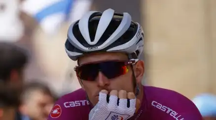 Giro 2022, Arnaud Demare ha un messaggio per Romain Bardet