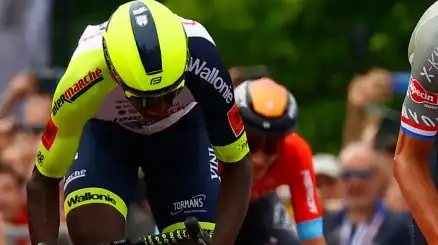 Giro 2022, Biniam Girmay esulta nella tappa dedicata a Michele Scarponi