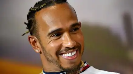 F1, Mercedes: a Lewis Hamilton è tornato il sorriso