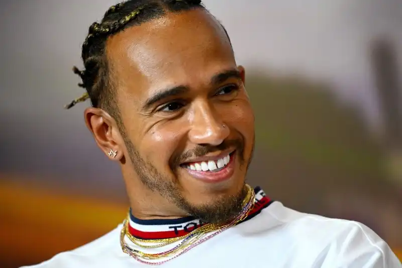 Formula 1, Lewis Hamilton categorico sull’ipotesi Ferrari