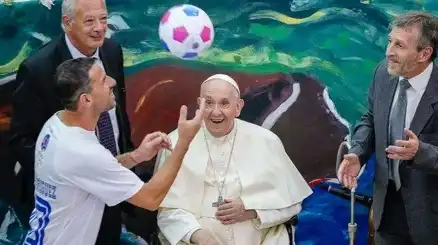 Papa Francesco incontra i campioni del calcio