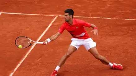 Roland Garros: Zverev si salva, Djokovic senza problemi
