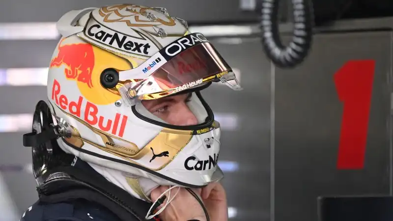 Max Verstappen e Sergio Perez strigliano la Red Bull