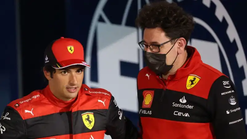 Formula 1, Mattia Binotto si schiera con Carlos Sainz