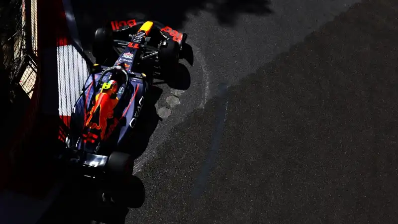 Sergio Perez (Red Bull) secondo, 1' 41" 641