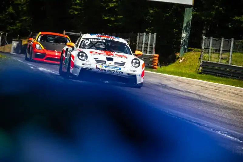 AllAutodromo nazionale di Monza molte vetture hanno girato in cerca della prestazione perfetta. Foto di Cristian Lovati