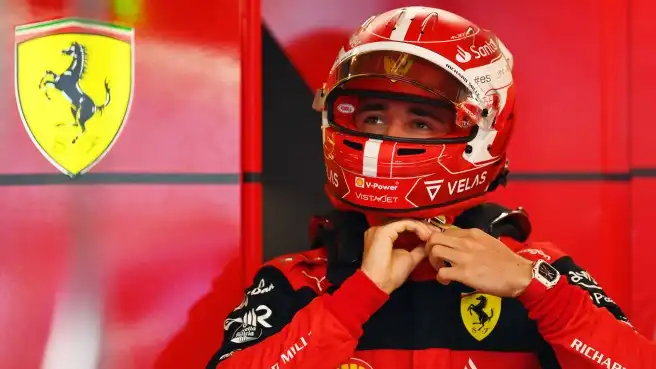 Charles Leclerc stronca il muretto della Ferrari
