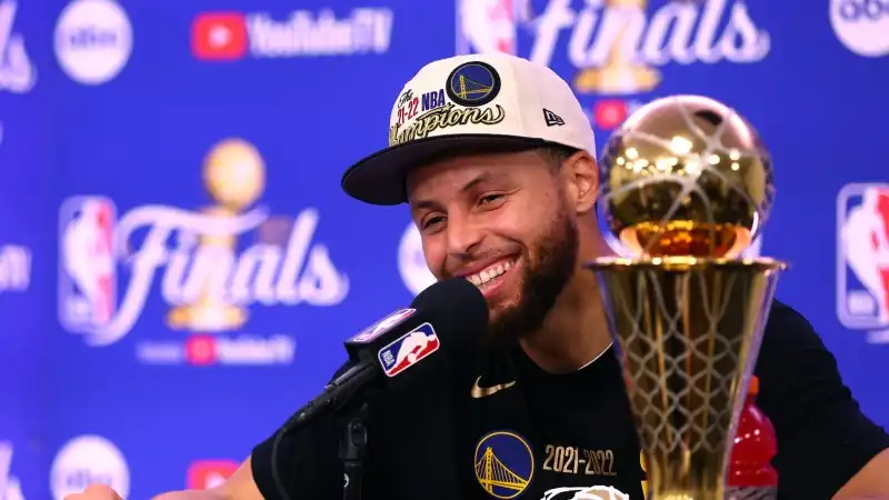 14) Stephen Curry (Basket): leggenda dei Golden State Warriors, quattro titoli NBA vinti in carriera