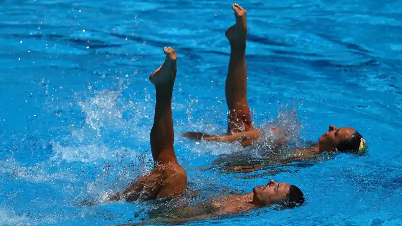L'attività agonistica per tutte le specialità del nuoto a livello locale e nazionale è regolata dalla Federazione Italiana Nuoto