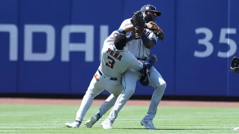 Attimi di panico durante la sfida tra Houston Astros e New York Mets