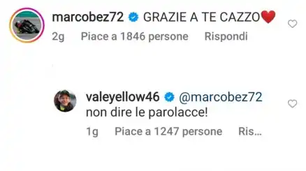 Valentino Rossi finge di redarguire Marco Bezzecchi
