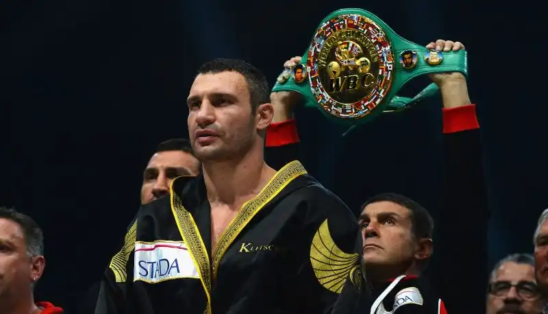 L'ex pugile campione del mondo dei pesi massimi Vitali Klitschko è stato rieletto nel 2015 sindaco di Kiev