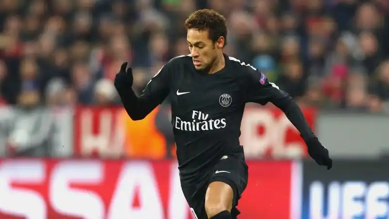 1. Neymar: dal Barcellona al Paris Saint Germain nel 2017 per 222 milioni di euro