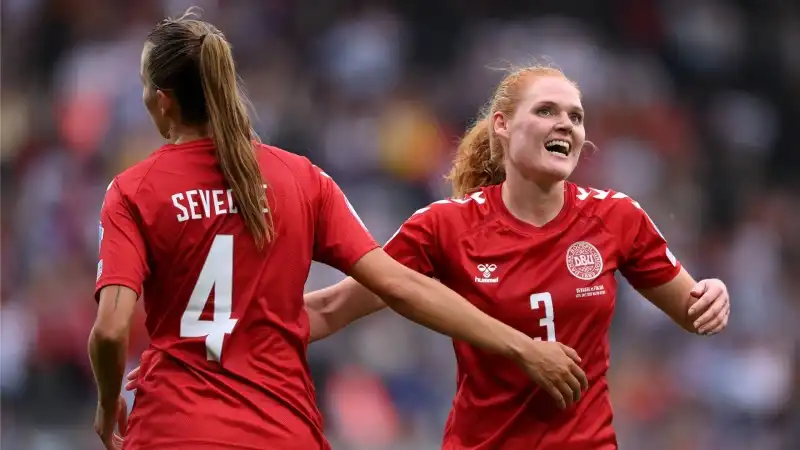 Una Danimarca da urlo si è rimessa in corsa per la qualificazione dopo la sconfitta all'esordio contro la Germania