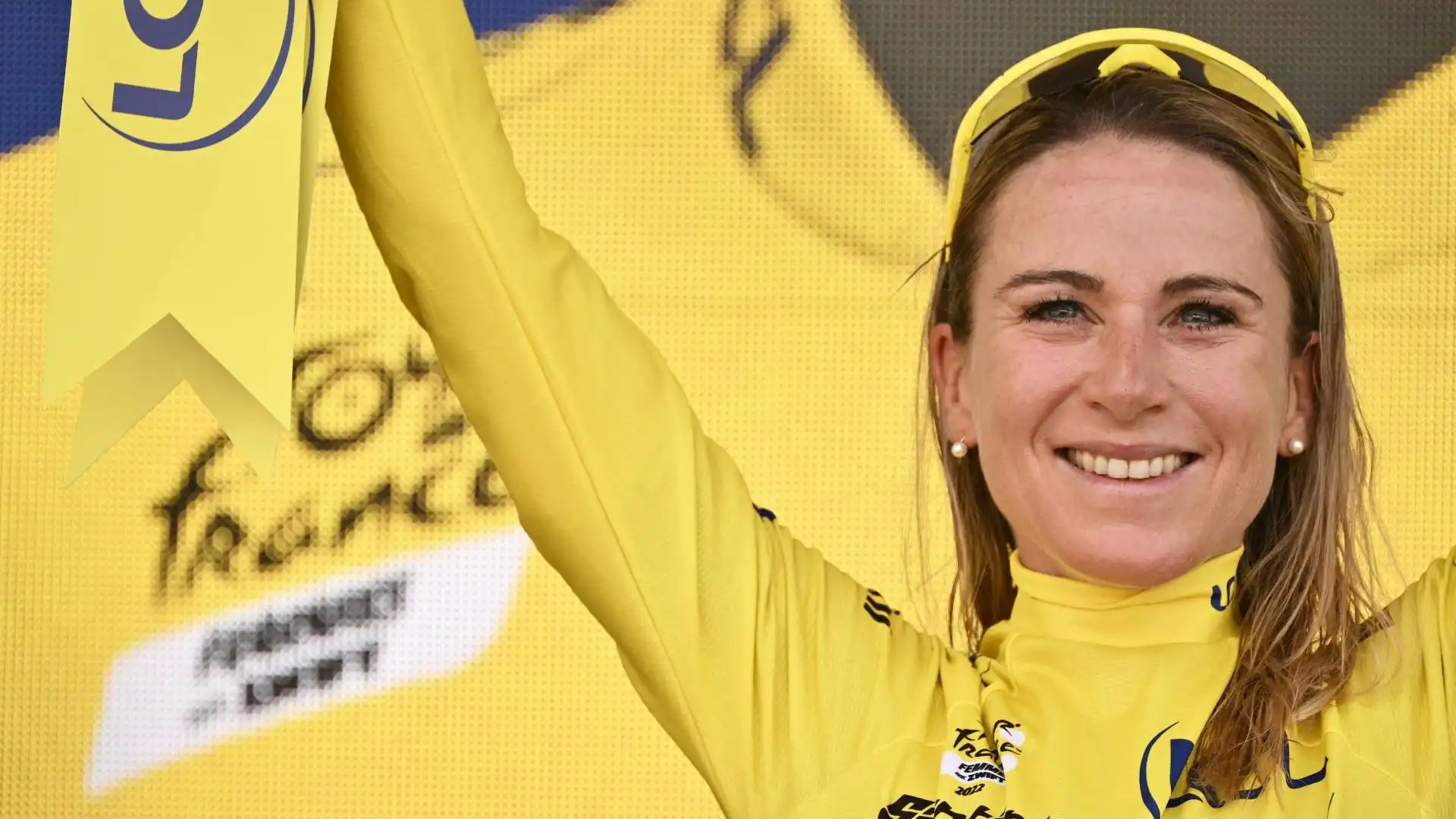 La bellissima ciclista olandese ha trionfato al Tour de France