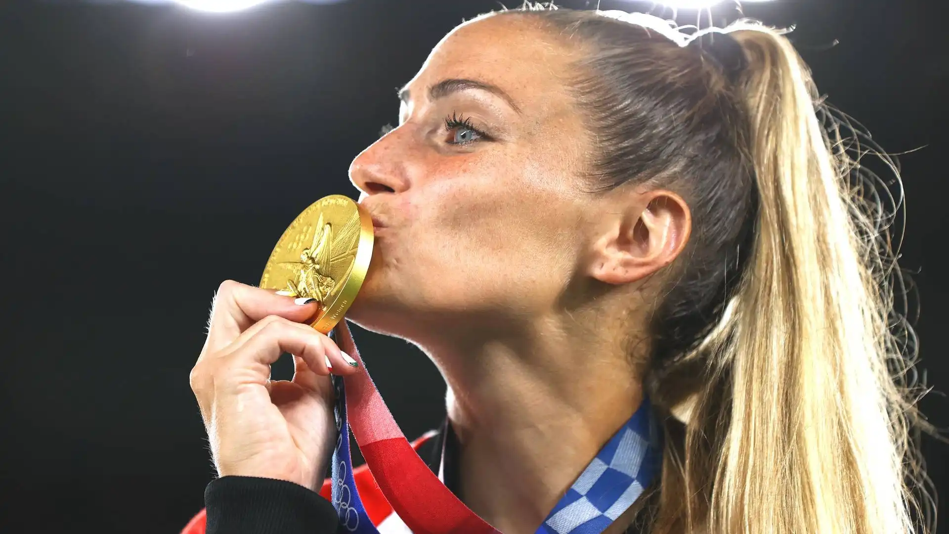 A Tokyo 2020, ha vinto la medaglia d'oro nel torneo di calcio femminile