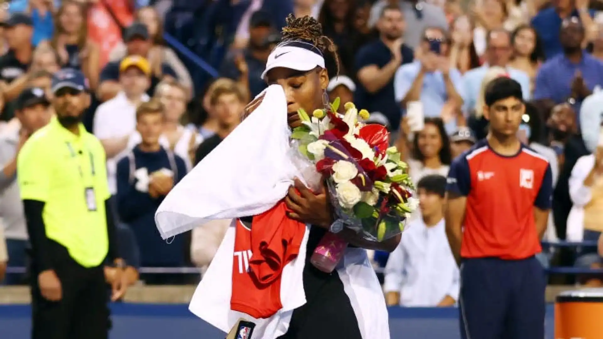 Nella notte Serena Williams ha disputato e perso la prima partita dopo l'annuncio del suo ritiro.