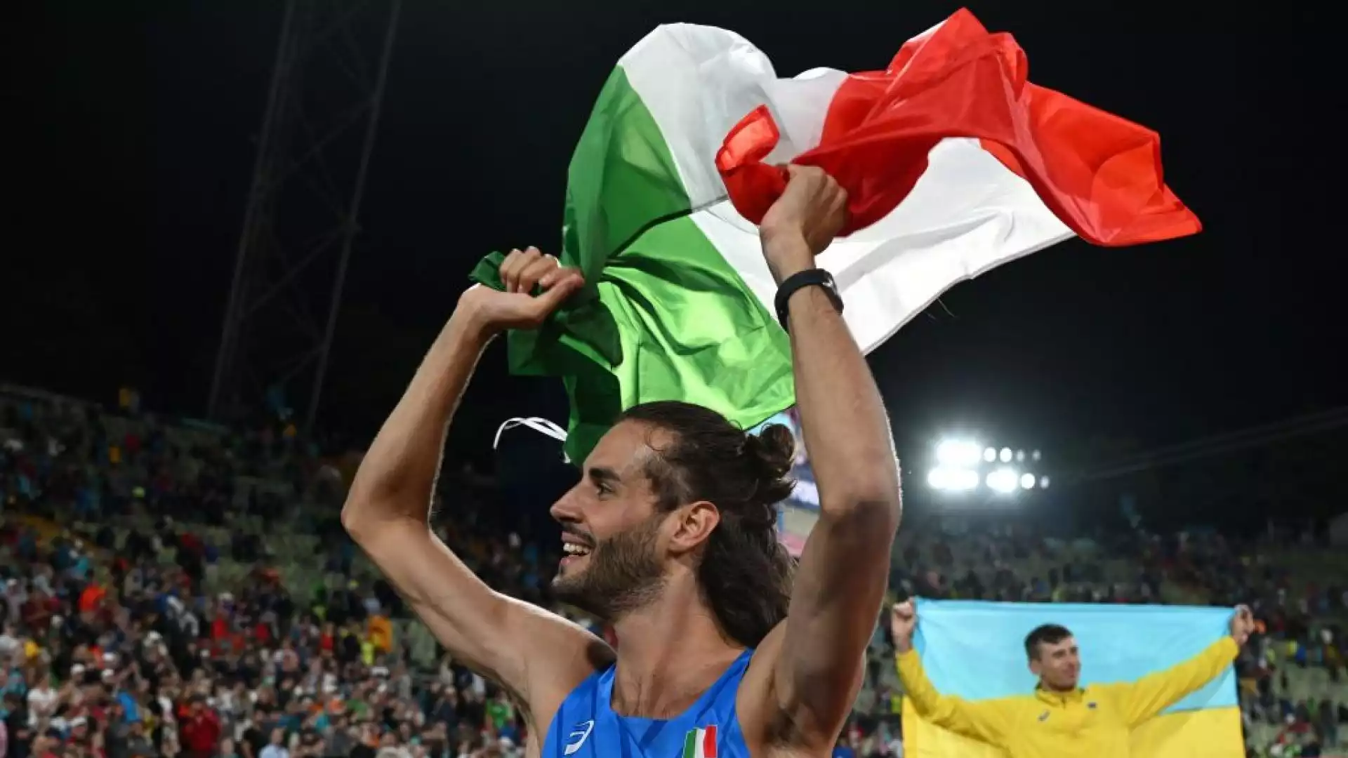 È il quinto oro della sua carriera dopo i Giochi di Tokyo, il titolo mondiale indoor di Portland, il sigillo agli Europei di Amsterdam e la vittoria dell'Europeo indoor di Glasgow