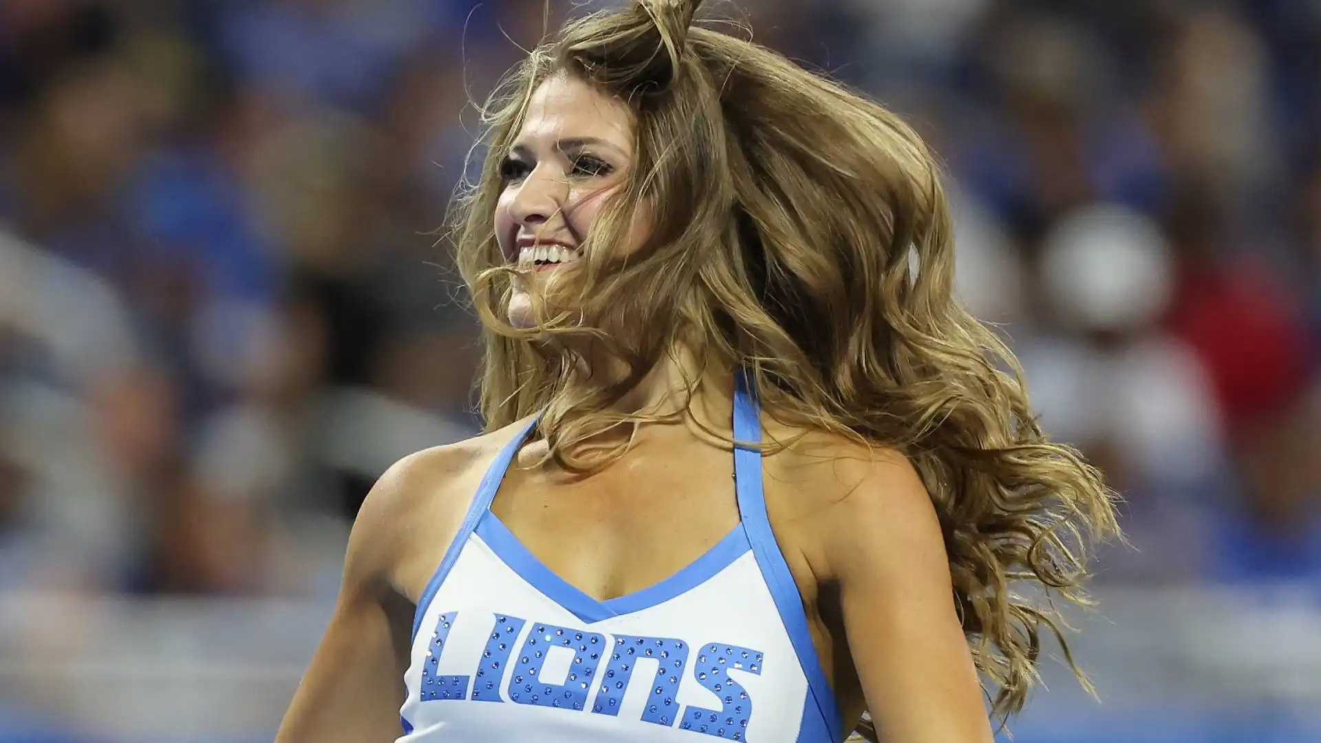Le cheerleaders dei Detroit Lions si esibiscono in ogni partita casalinga lasciando il pubblico a bocca aperta