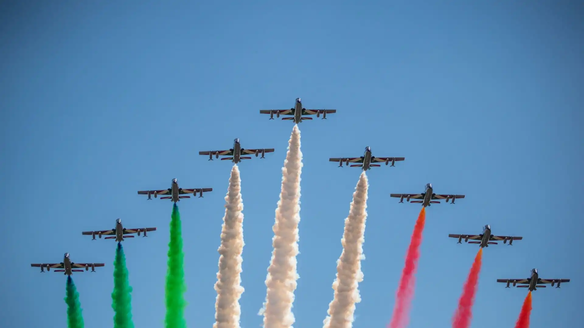 Le Frecce Tricolori si sono esibite prima del Gp d'Italia. Foto di Cristian Lovati